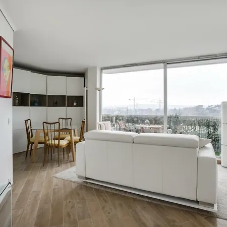 Top Floor With Patio And Exceptional Views Apartment *